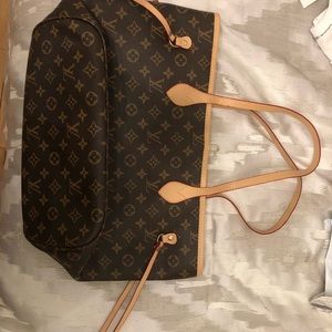 Monogram mm tote beige interior